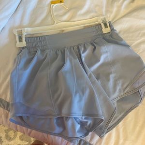 lululemon hotty hot shorts. lulu shorts, beautiful color. never worn.